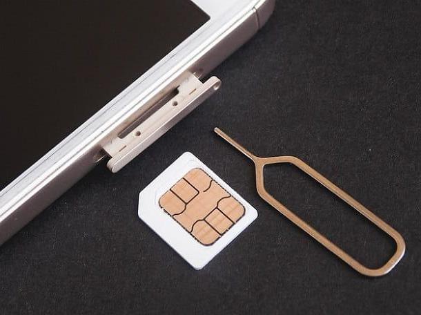 Comment ouvrir l'iPhone SIM sans clé