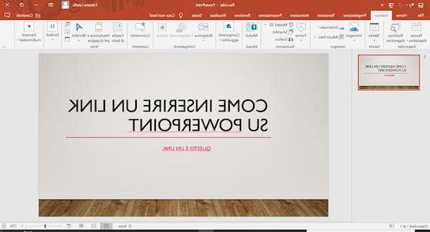 How to insert a link in PowerPoint