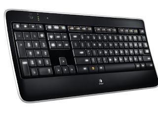 Logitech K800 Tipos de teclado de PC: wifi, ergonómico y retroiluminado