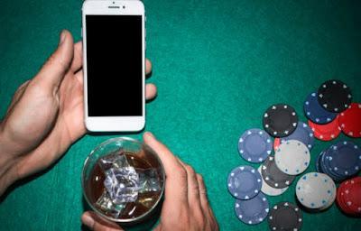 Jogos de pôquer online grátis e com dinheiro virtual no Android e iPhone