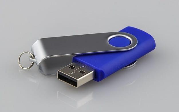 How to use a USB stick
