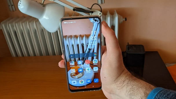 How to have transparent phone wallpaper