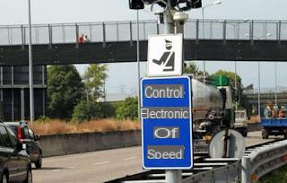 Aplicación con radares de tráfico, límites y advertencias viales